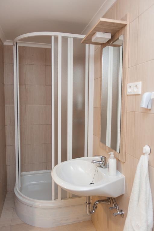 Dorottya Vendeghaz Hotel Hodmezovasarhely Ngoại thất bức ảnh